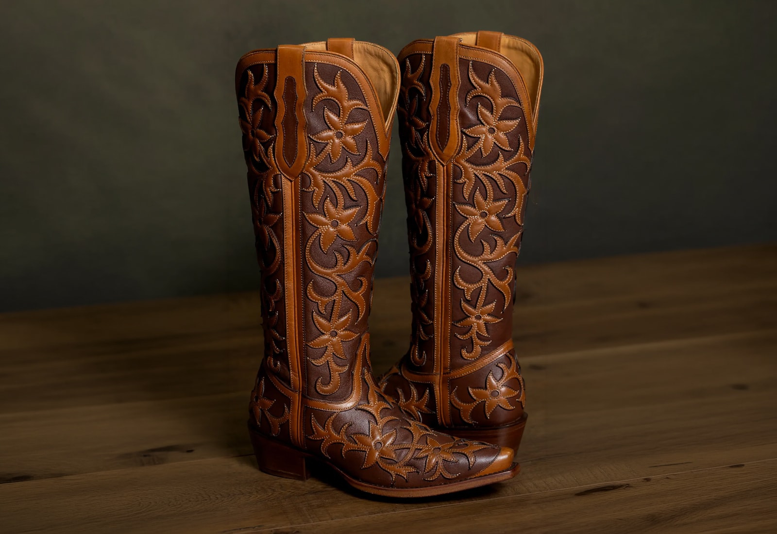 Camila 15" Western in Brown.
