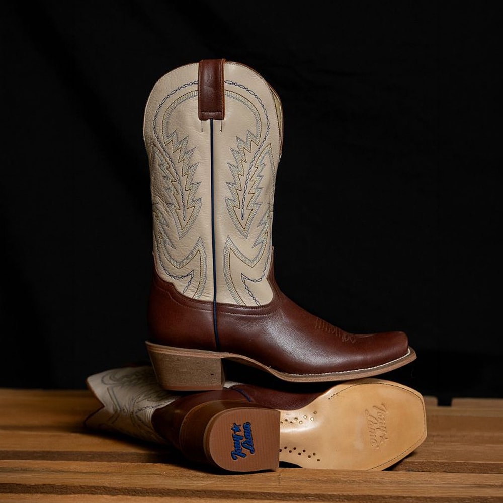 Featuring the Beau 13" Western in Brown boot in brown.