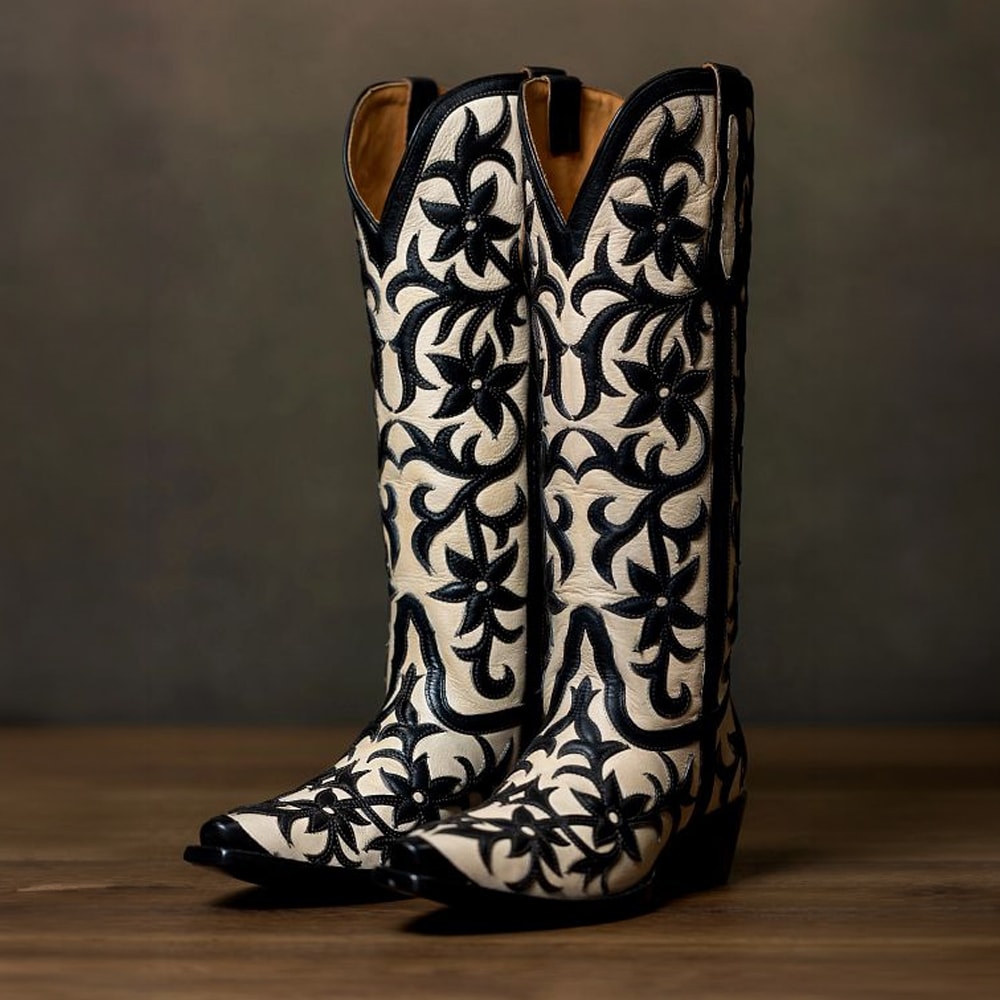 Camila 15" Western in Black and White
