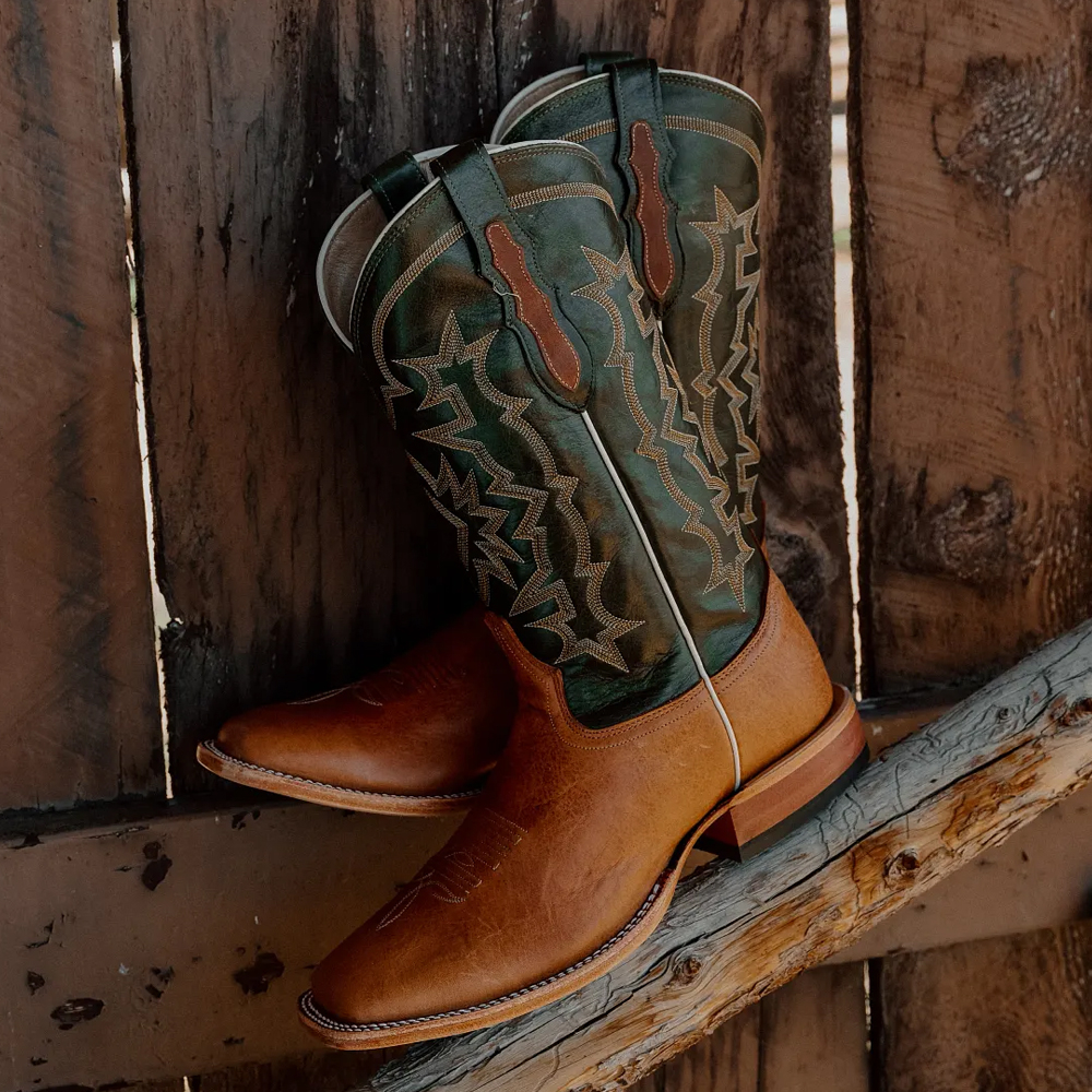 Samuel 13" Western in tan.